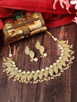 Load image into Gallery viewer, Karatcart Gold Plated Kundan Peal Jewellery Set for Women
